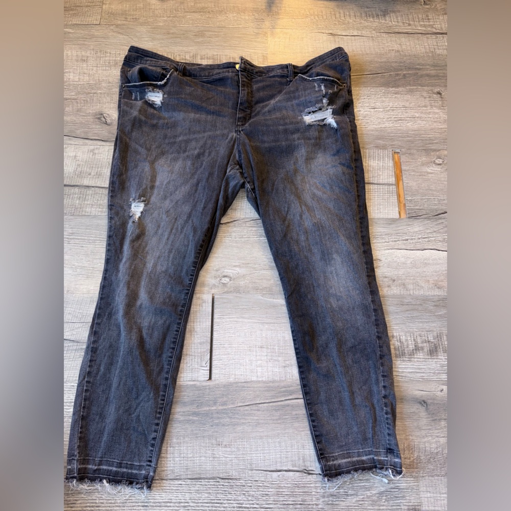 Universal Thread grey distressed jeans stylish denim stretchy